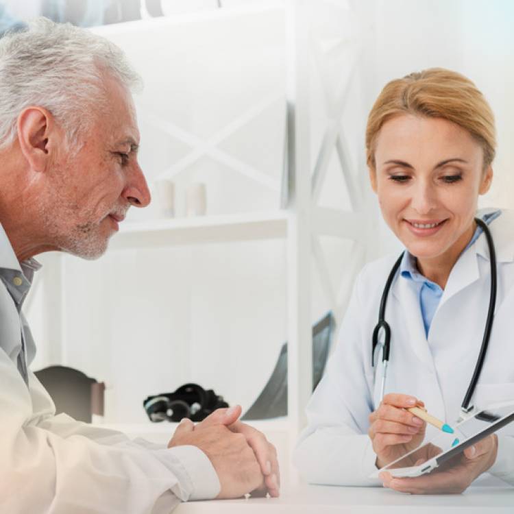 specijalisticki-pregled-doktor-pacijent